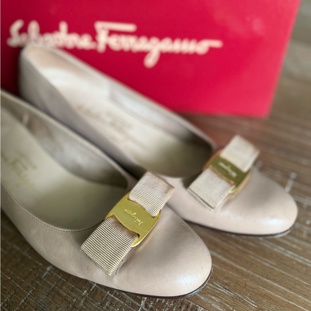Salvatore Ferragamo Women's Beige Flats with Gold Accents